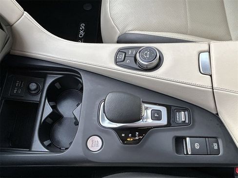 Certified 2022 INFINITI QX50 Essential image 22