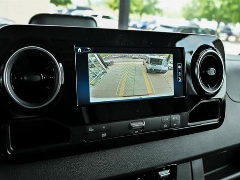 New 2025 Mercedes-Benz Sprinter 2500 image 10