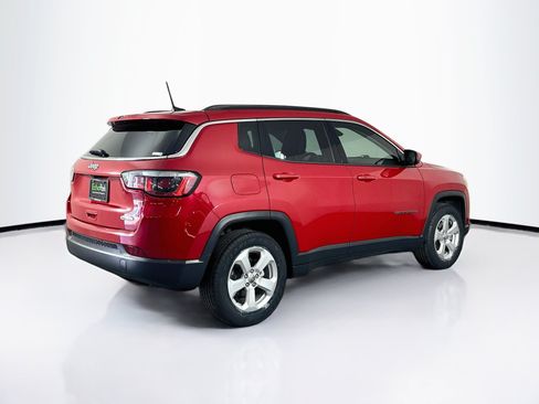 Used 2018 Jeep Compass Latitude w/ Popular Equipment Group FWD image 9