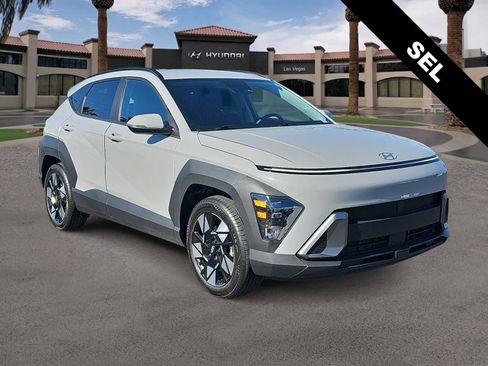 Certified 2024 Hyundai Kona SEL w/ Convenience Package image 2