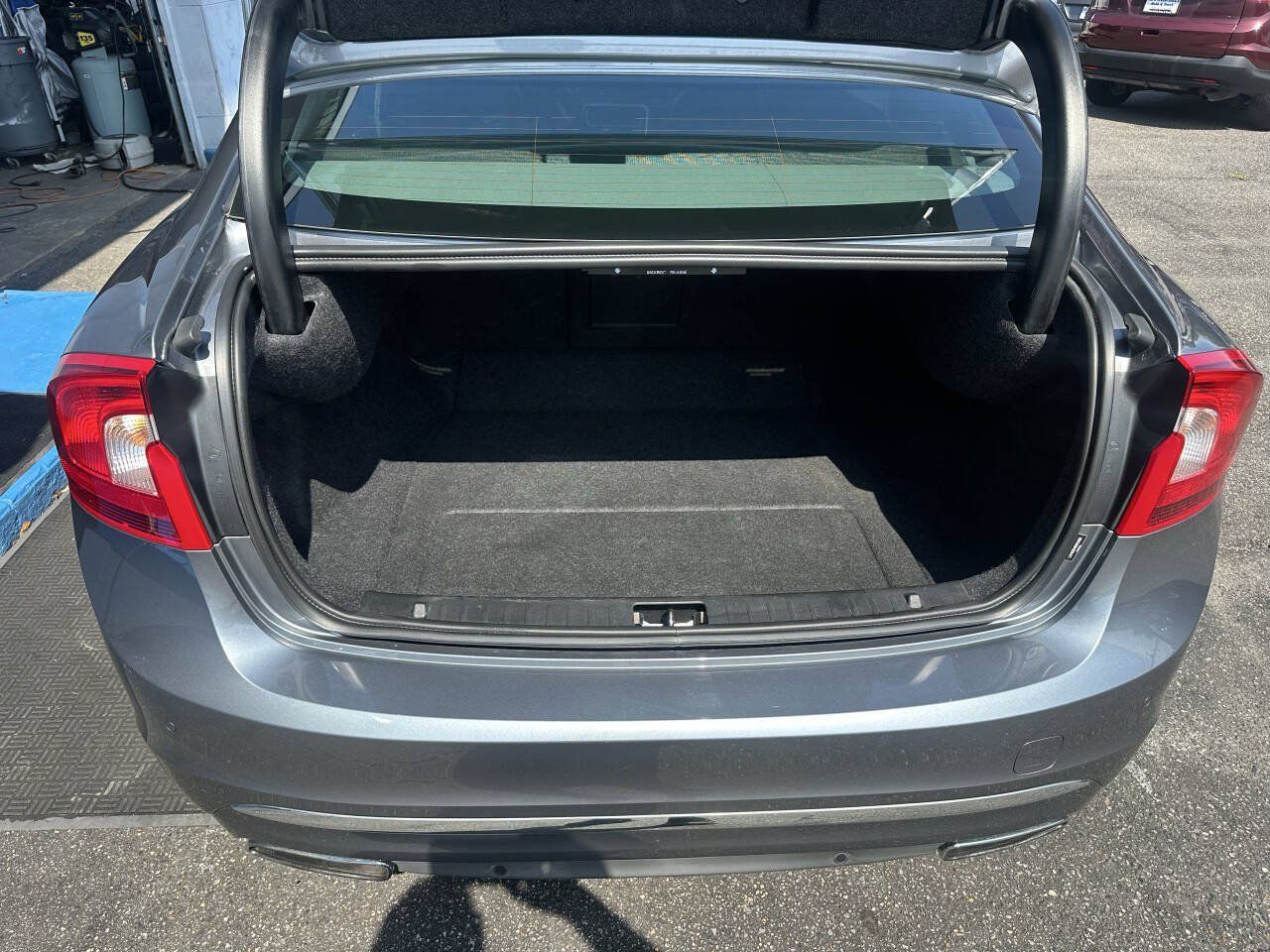 Used 2017 Volvo S60 T5 Inscription FWD image 18