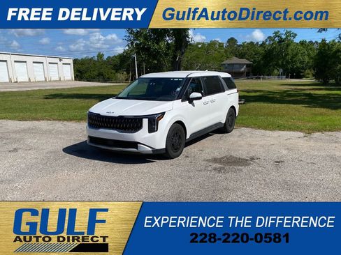 Used 2025 Kia Carnival image 3