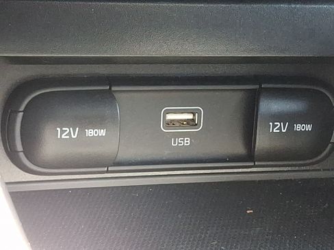 Used 2025 Kia Soul LX w/ LX Technology Package FWD image 24