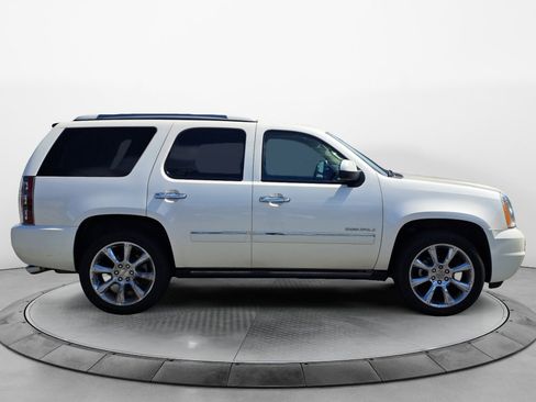 Used 2013 GMC Yukon Denali AWD/4WD image 7