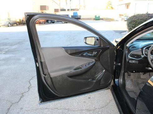 Used 2021 Chevrolet Malibu LT FWD image 19