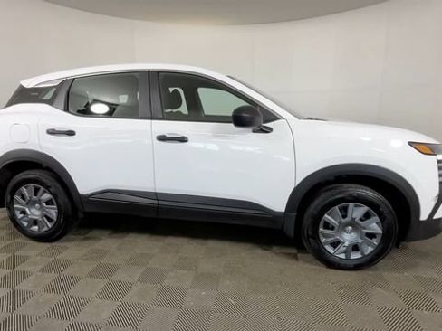 Used 2025 Nissan Kicks S FWD image 3