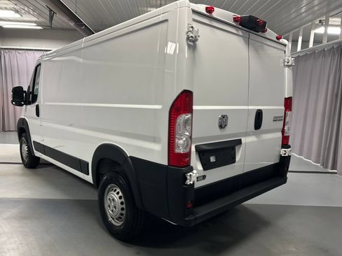 Used 2025 RAM ProMaster 2500 w/ Convenience Group FWD image 5