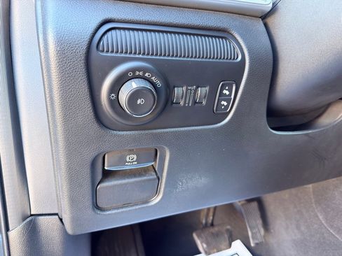 Used 2023 Jeep Wagoneer Series III w/ Preferred Equipment Group image 24