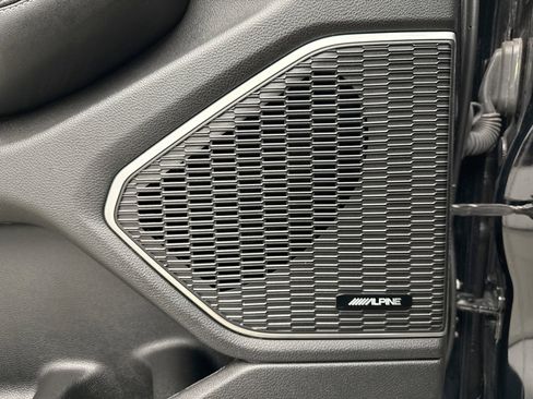 Used 2023 Jeep Grand Cherokee Limited w/ Luxury Tech Group II image 17