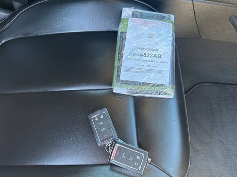 Used 2024 Jeep Grand Cherokee Limited 4xe image 13