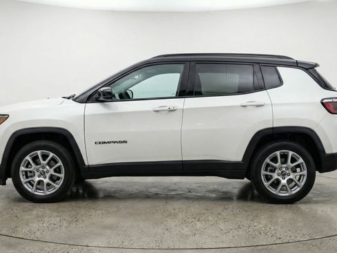 Used 2025 Jeep Compass Limited AWD/4WD image 5