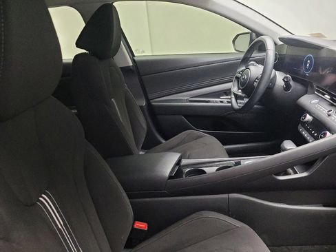 Used 2023 Hyundai Elantra SEL w/ Convenience Package FWD image 21