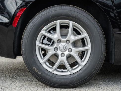 New 2025 Chrysler Pacifica Select image 16