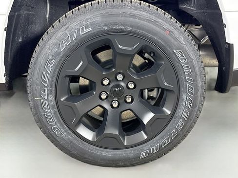 New 2026 RAM 1500 Express AWD/4WD image 28
