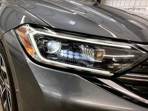 Used 2024 Volkswagen Jetta SEL image 31