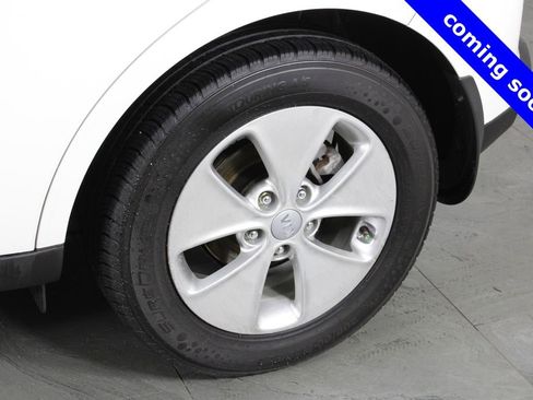 Used 2015 Kia Soul Base image 9