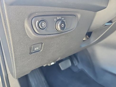 Used 2020 GMC Terrain SLE w/ Driver Convenience Package FWD image 14