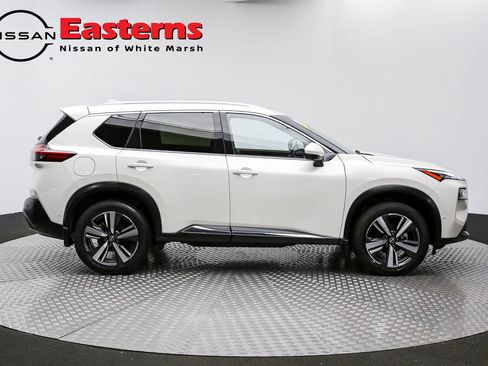Used 2023 Nissan Rogue SL w/ SL Premium Package image 4