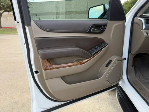 Used 2017 Chevrolet Suburban Premier RWD image 9