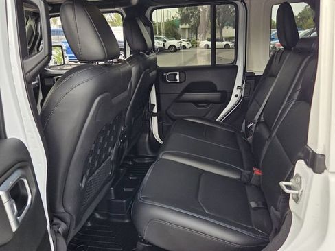 Used 2021 Jeep Wrangler Unlimited Rubicon 4xe AWD/4WD image 16