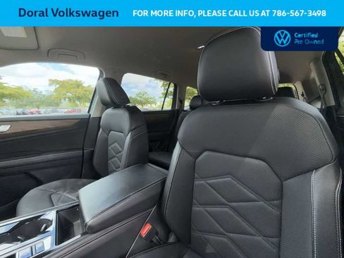 Used 2024 Volkswagen Atlas SE w/ Black Wheel Package FWD image 14