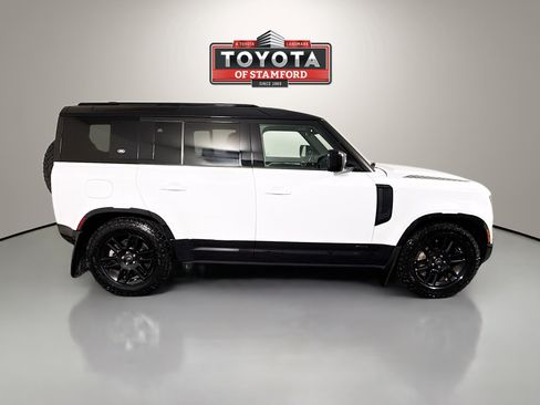 Used 2021 Land Rover Defender 110 X-Dynamic SE AWD/4WD image 8