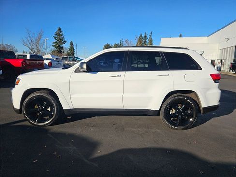 Used 2014 Jeep Grand Cherokee Summit image 3