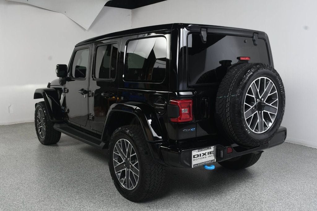 Used 2024 Jeep Wrangler High Altitude AWD/4WD image 3