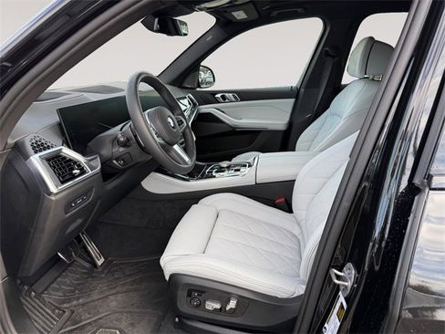 Used 2026 BMW X5 xDrive40i w/ M Sport Package image 9
