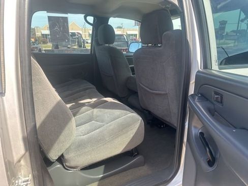 Used 2005 Chevrolet Silverado 3500 LS w/ Heavy-Duty Power Package image 9