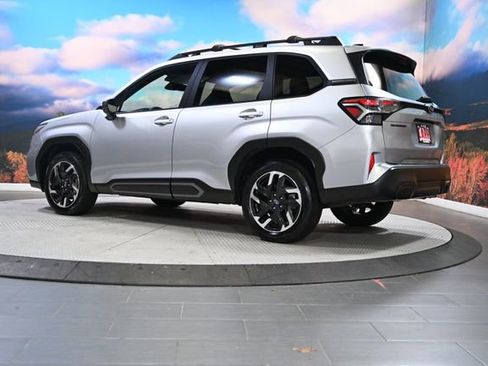 Used 2025 Subaru Forester Limited image 6