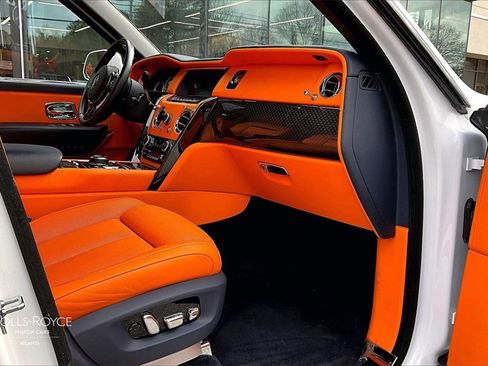 Certified 2021 Rolls-Royce Cullinan Black Badge image 15