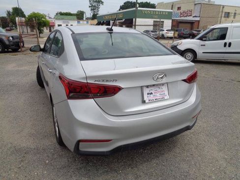 Used 2022 Hyundai Accent SEL FWD image 7