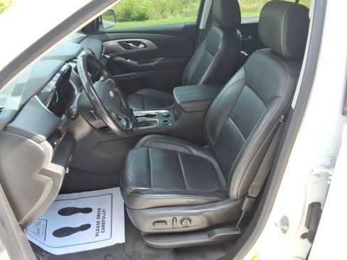 Used 2021 Chevrolet Traverse LT w/ LT Premium Package AWD/4WD image 28