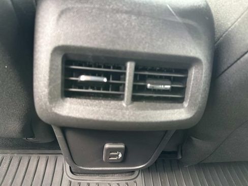 Used 2023 Chevrolet Equinox LT FWD image 14