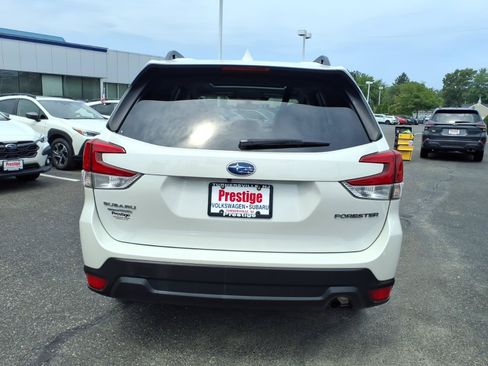 Certified 2023 Subaru Forester Premium AWD/4WD image 3