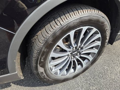 Used 2024 Lincoln Aviator Reserve AWD/4WD image 24