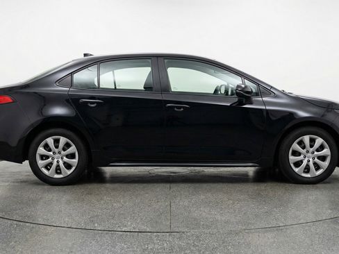 Used 2025 Toyota Corolla LE image 11