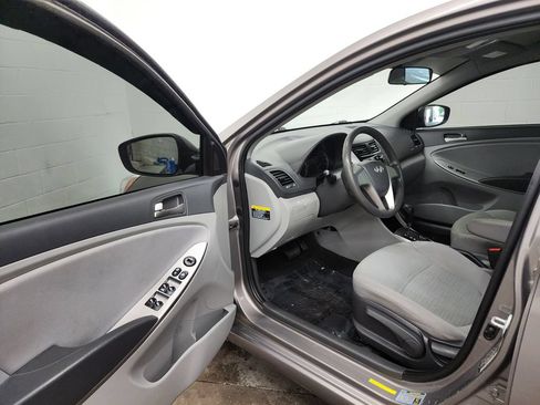Used 2017 Hyundai Accent SE FWD image 11