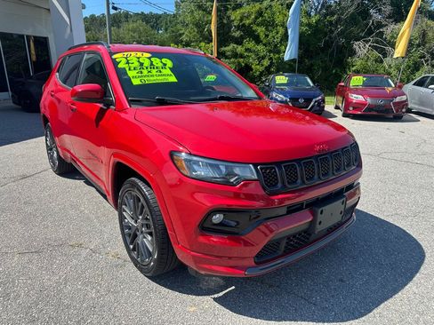 Used 2023 Jeep Compass Limited AWD/4WD image 7