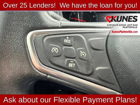 Used 2018 Chevrolet Equinox LT FWD image 18