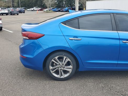 Used 2017 Hyundai Elantra Limited w/ Limited Tech Package 04 image 13