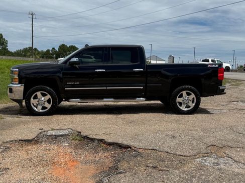 Used 2015 Chevrolet Silverado 2500 LTZ w/ Duramax Plus Package AWD/4WD image 2