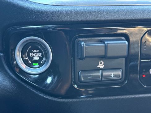 Used 2024 Chevrolet Silverado 1500 RST image 38