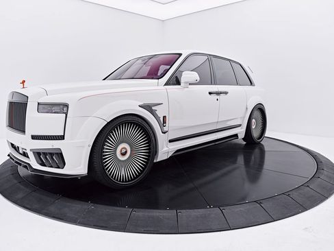 Used 2026 Rolls-Royce Cullinan AWD/4WD image 19
