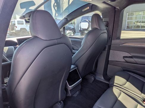 Used 2023 Tesla Model X image 22