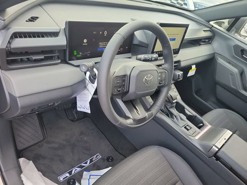 New 2026 Toyota RAV4 SE w/ Convenience Package AWD/4WD image 7