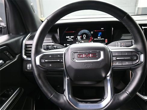 Used 2025 GMC Acadia Elevation image 8