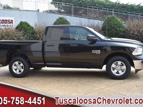 Used 2024 RAM 1500 Classic SLT AWD/4WD image 11