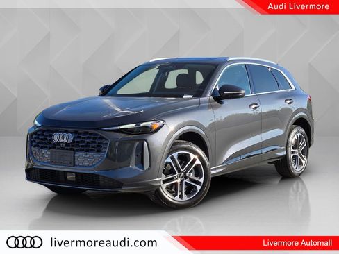 New 2026 Audi Q5 Premium image 1